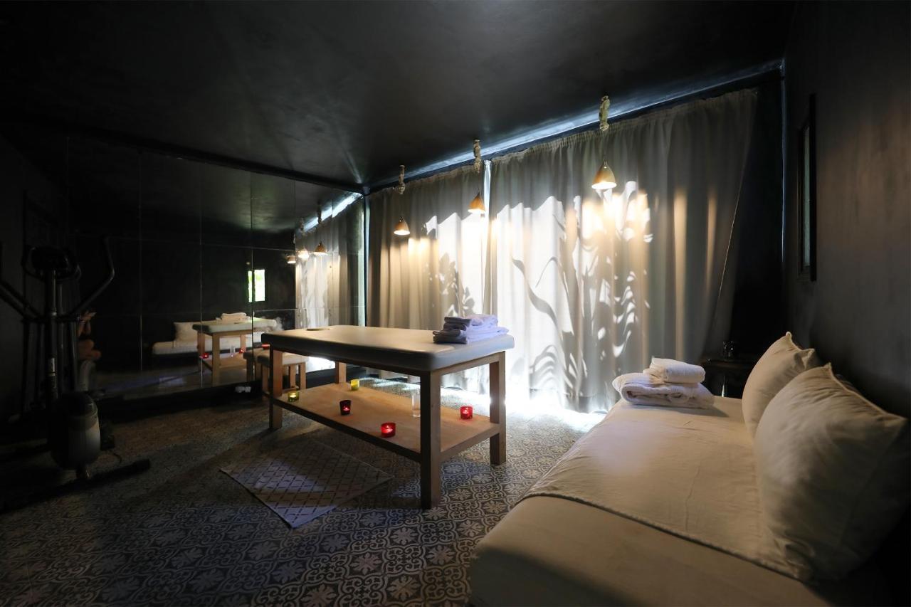 タンジェ Mimi Calpe Bed & Breakfast エクステリア 写真