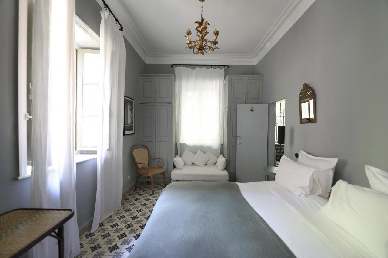 タンジェ Mimi Calpe Bed & Breakfast エクステリア 写真