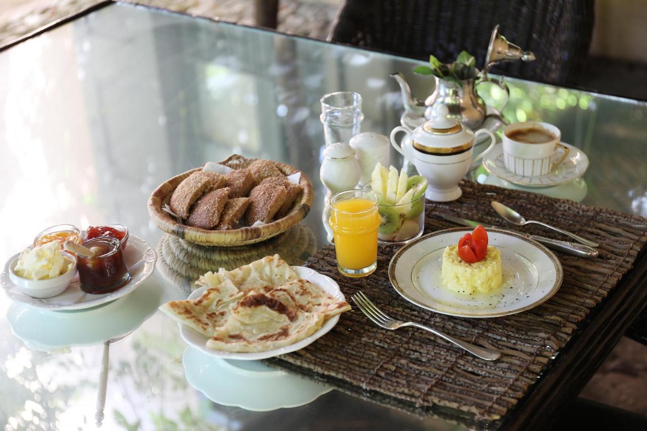 タンジェ Mimi Calpe Bed & Breakfast エクステリア 写真